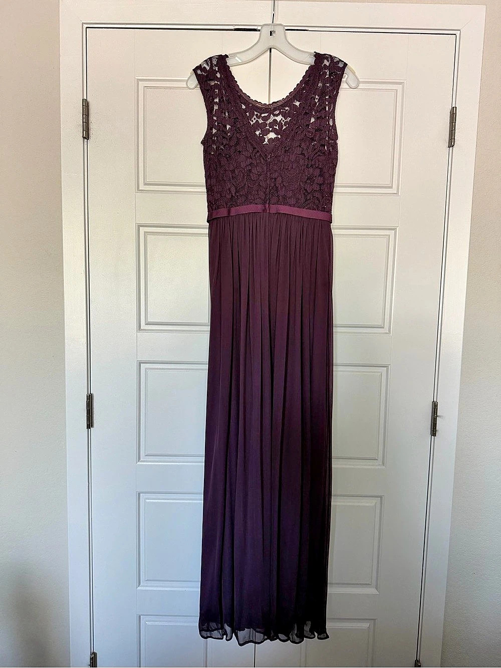 DAVID'S BRIDAL Lace Maxi Dress Size 4 Like New